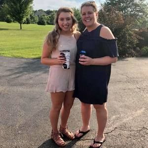 Meet your Posher, Elise